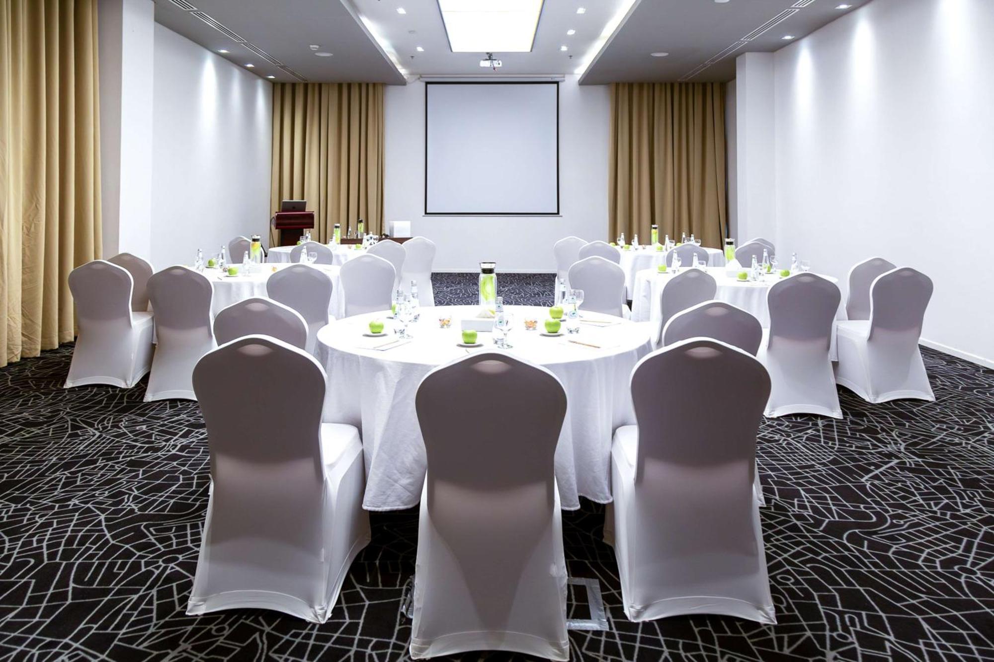 Radisson Hotel & Apartments Dammam Industrial City Exterior photo