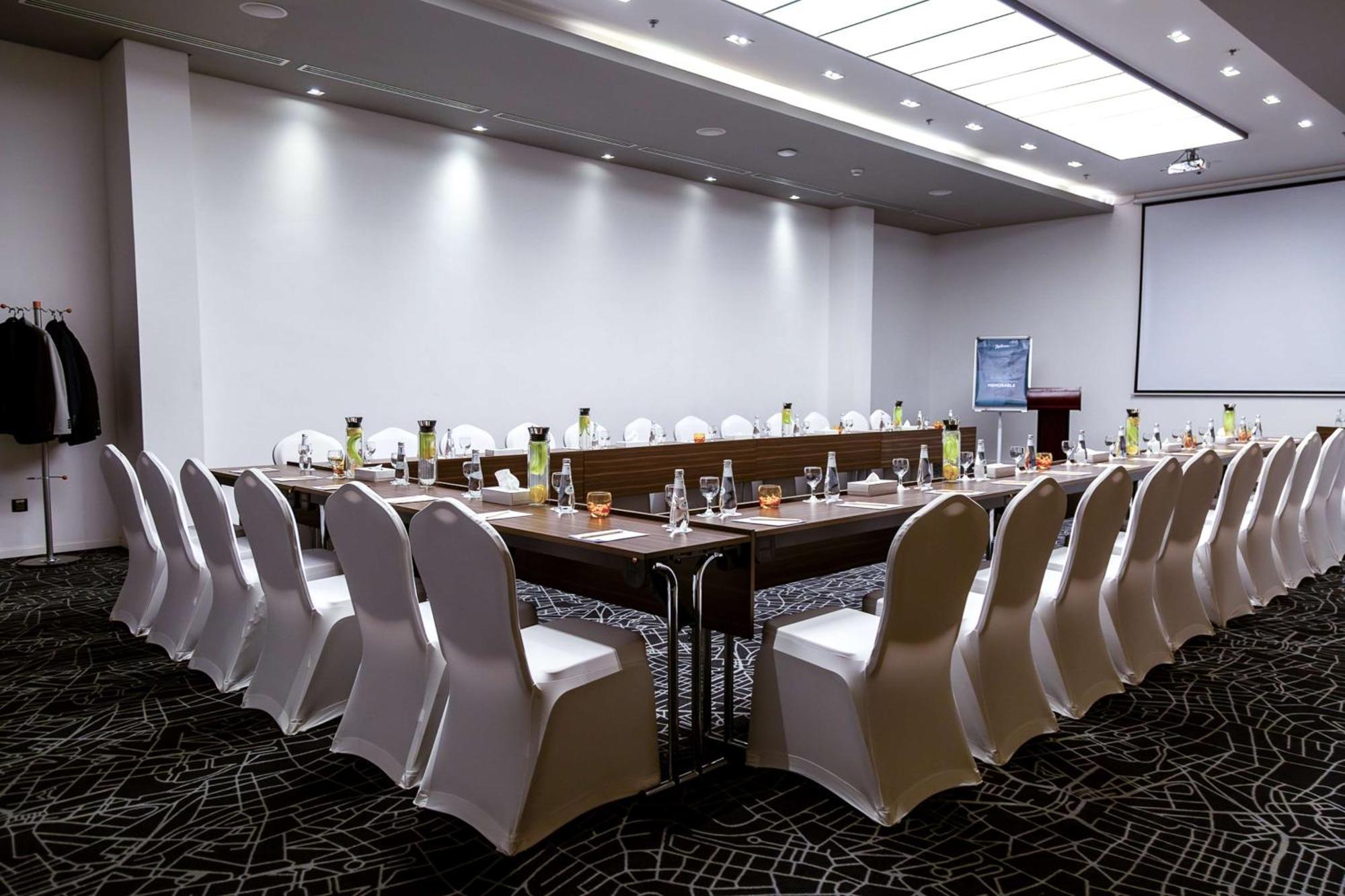 Radisson Hotel & Apartments Dammam Industrial City Exterior photo